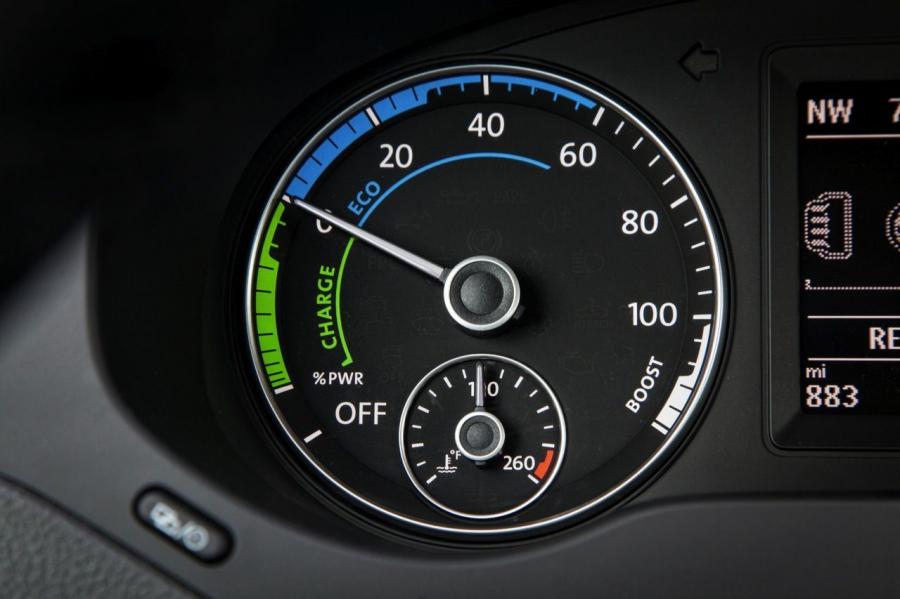  Volkswagen Jetta Hybrid 2012 года  (фото 32 из 133)